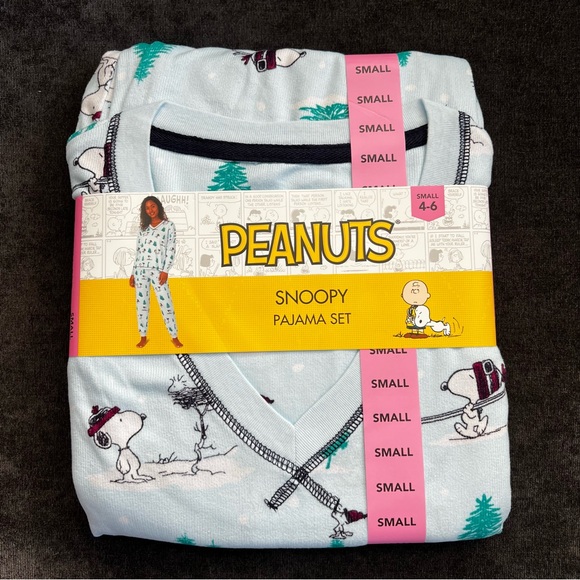 NWT Peanuts Snoopy Women's Pajama Set Size Small - Picture 8 of 9